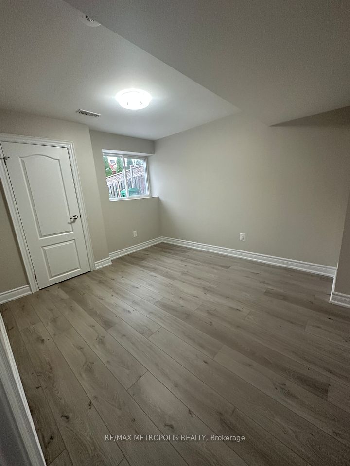 12 Catchfly Crescent Bsmt, Brampton, ON L6P 2H8 5