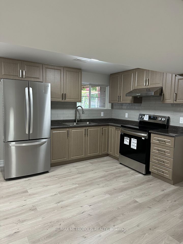 12 Catchfly Crescent Bsmt, Brampton, ON L6P 2H8 2