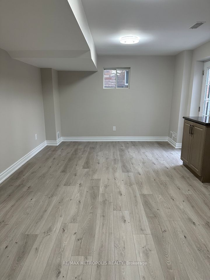 12 Catchfly Crescent Bsmt, Brampton, ON L6P 2H8 3