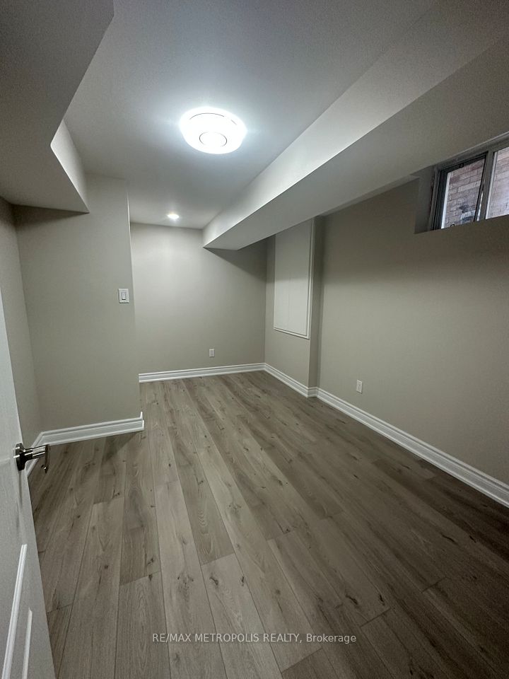 12 Catchfly Crescent Bsmt, Brampton, ON L6P 2H8 6