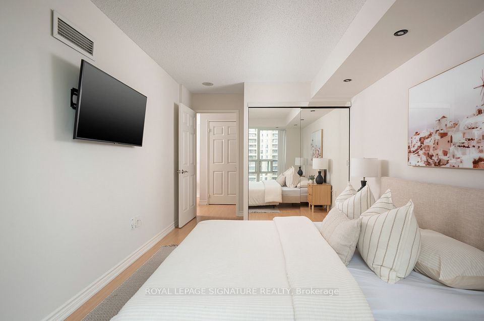 17 Michael Power Place 601, Toronto, ON M9A 5G5 13
