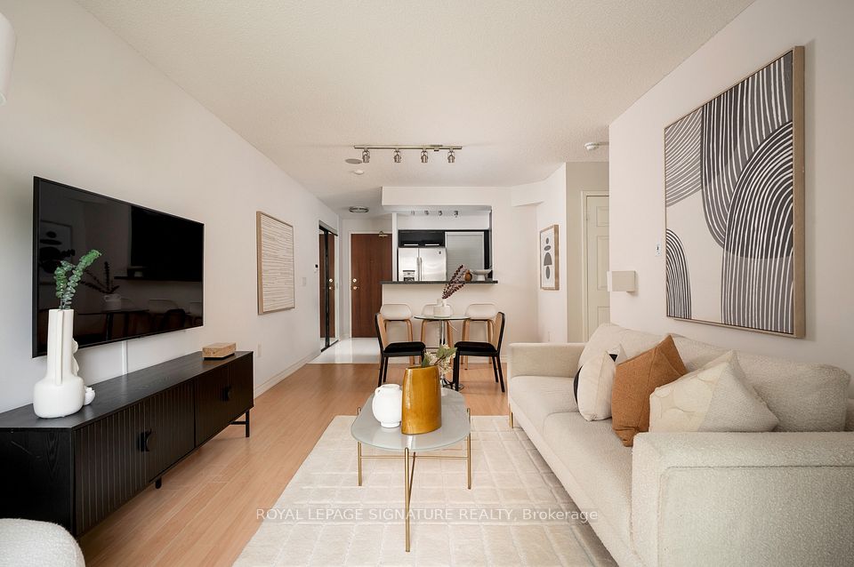 17 Michael Power Place 601, Toronto, ON M9A 5G5 7