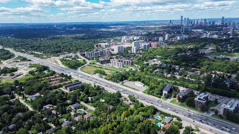 1480 Kenmuir Avenue, Mississauga, ON L5G 4B5 25