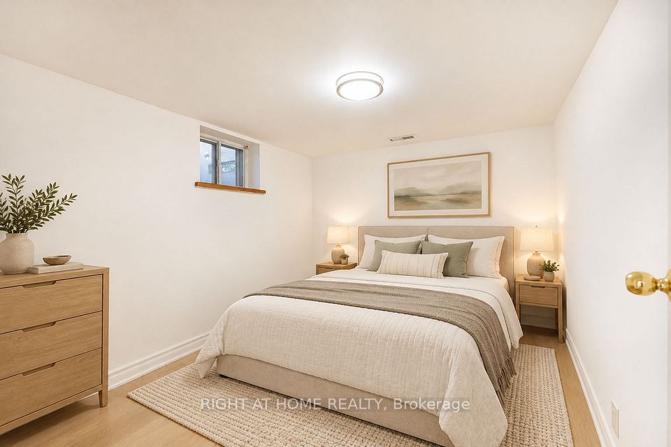 1480 Kenmuir Avenue, Mississauga, ON L5G 4B5 16