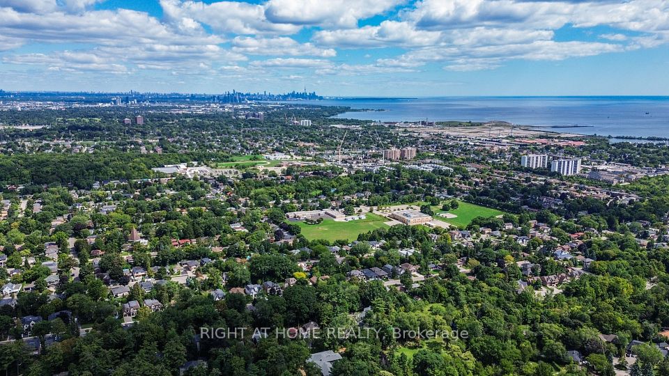 1480 Kenmuir Avenue, Mississauga, ON L5G 4B5 24