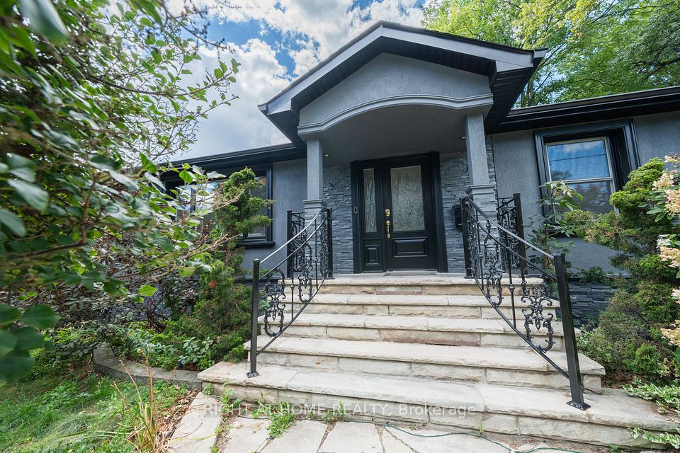 1480 Kenmuir Avenue, Mississauga, ON L5G 4B5 21