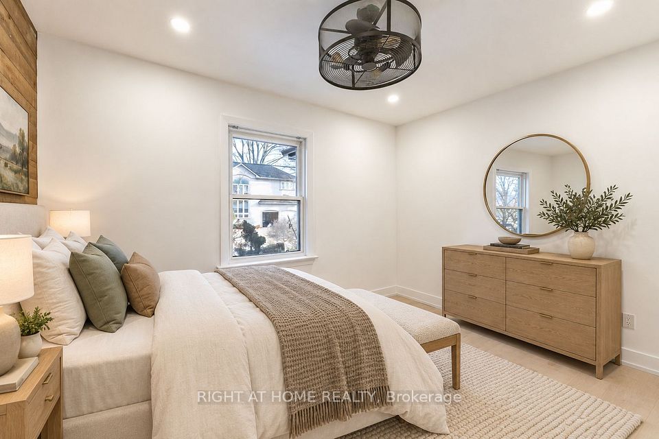 1480 Kenmuir Avenue, Mississauga, ON L5G 4B5 11