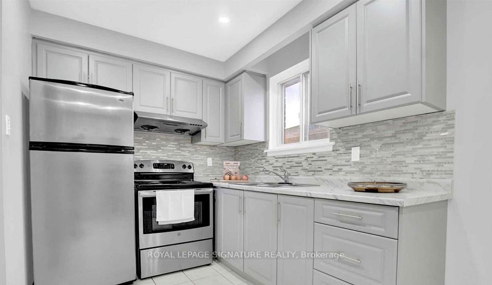 7516 Wrenwood Crescent Main, Mississauga, ON L4T 2V7 5