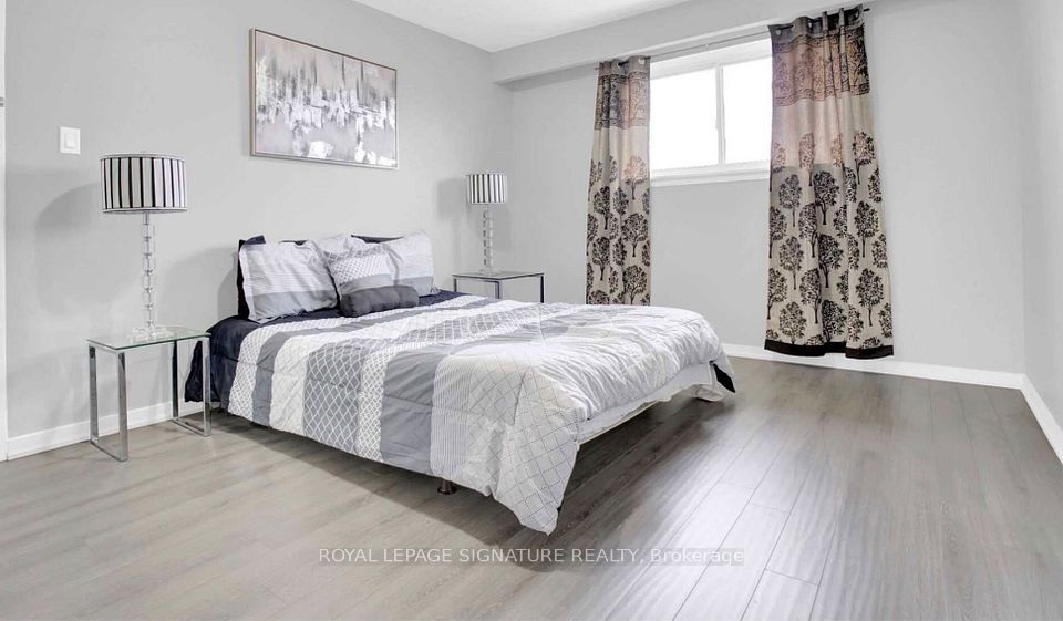 7516 Wrenwood Crescent Main, Mississauga, ON L4T 2V7 11