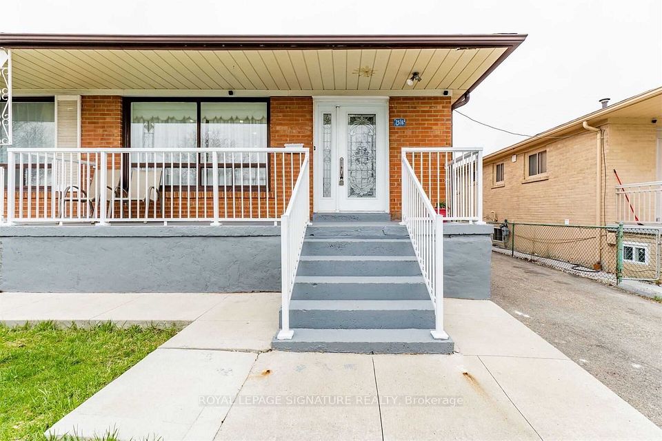7516 Wrenwood Crescent Main, Mississauga, ON L4T 2V7 2