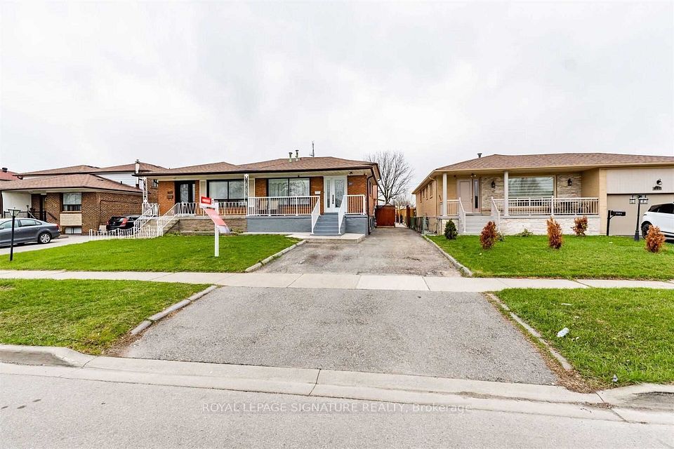 Detached at 7516 Wrenwood Crescent Main, Mississauga, ON L4T 2V7