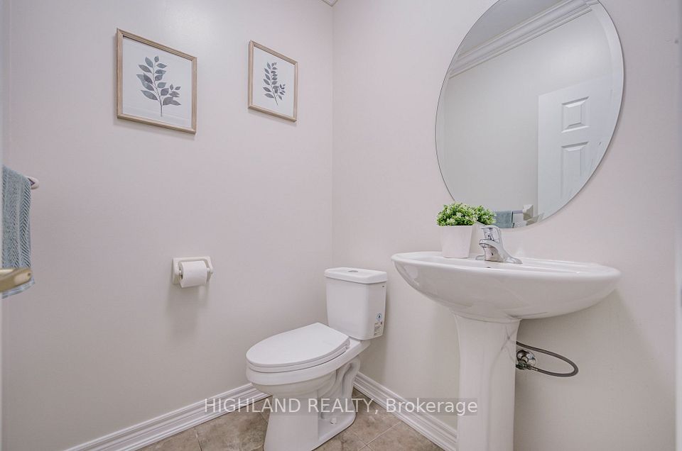 3175 Robert Brown Boulevard, Oakville, ON L6M 0P5 7