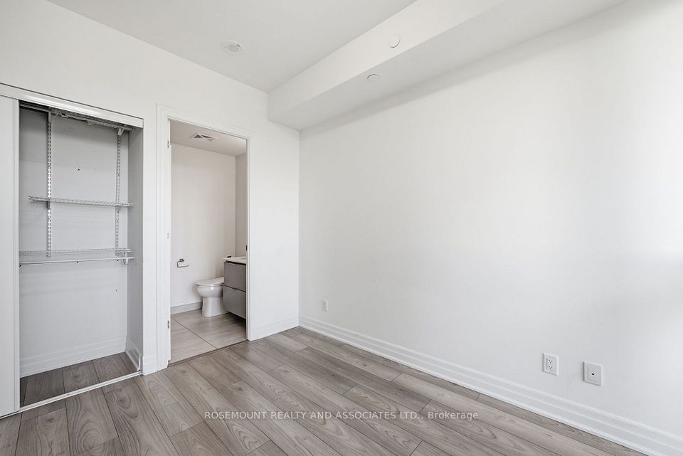 36 Elm Drive W 5, Mississauga, ON L5B 0N3 22