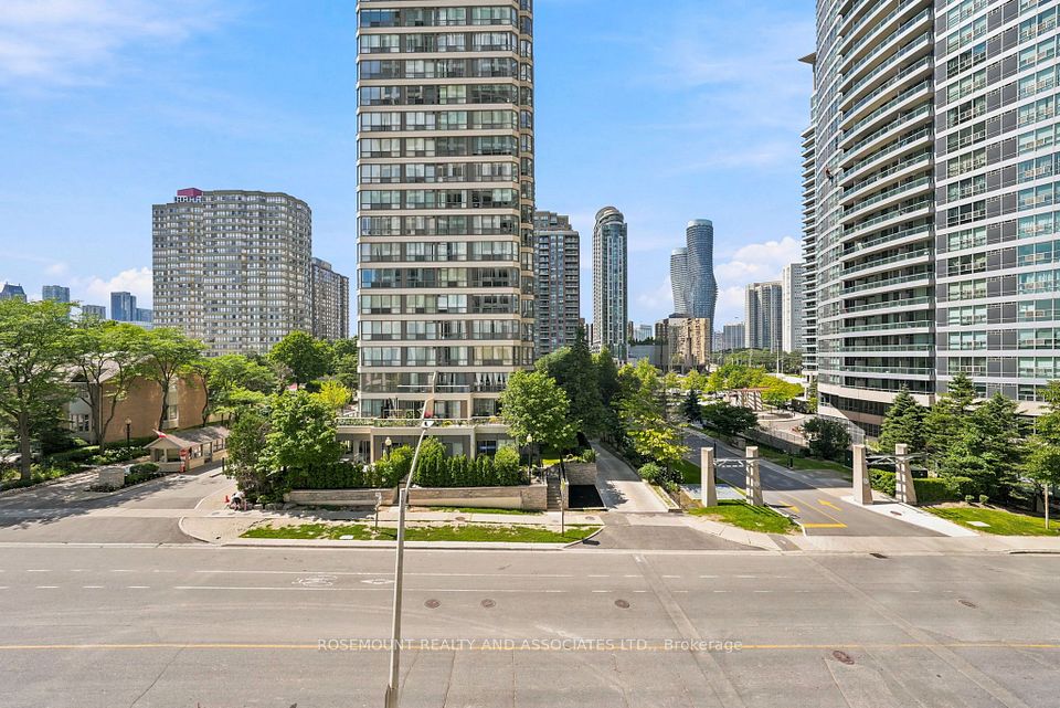 36 Elm Drive W 5, Mississauga, ON L5B 0N3 2