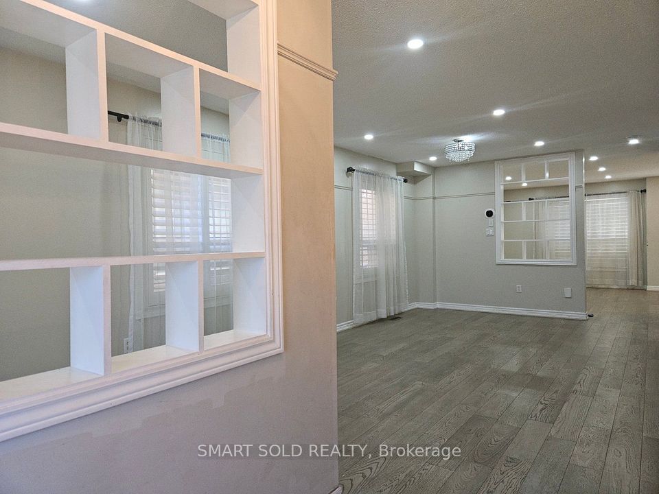 10 Fairhill Avenue # Main + 2nd floor, Brampton, ON L7A 2A9 2