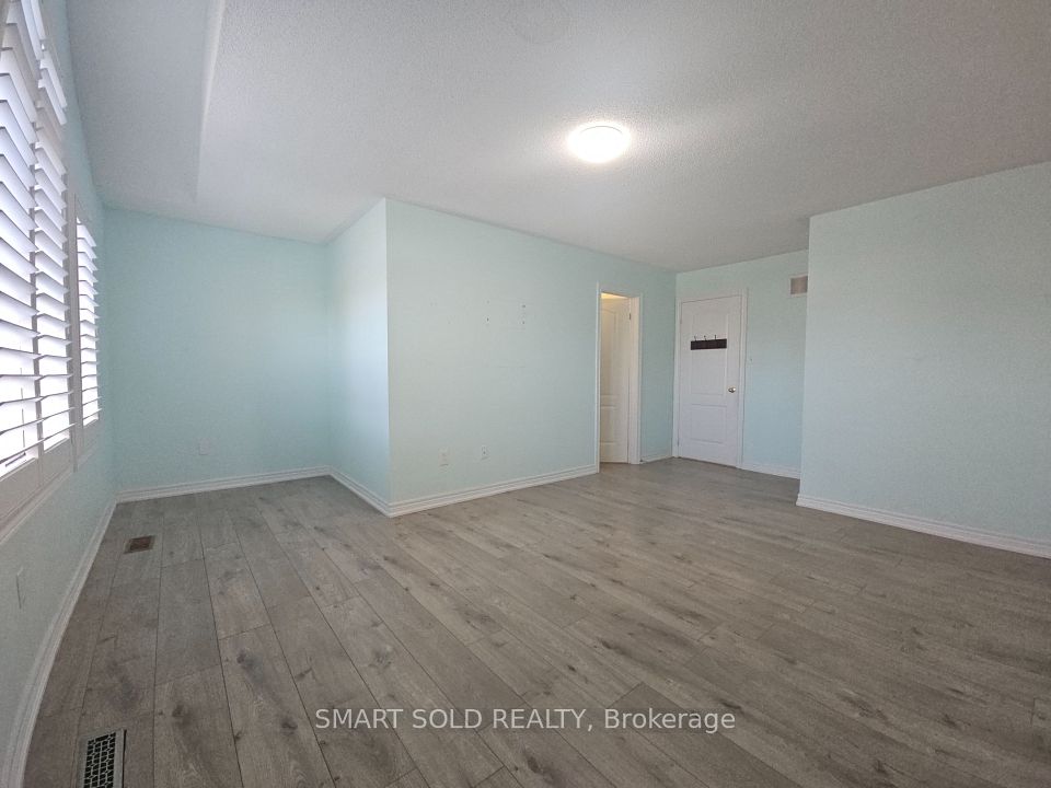10 Fairhill Avenue # Main + 2nd floor, Brampton, ON L7A 2A9 10