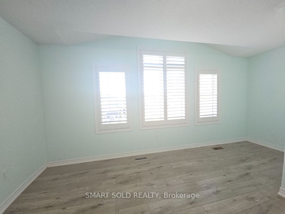 10 Fairhill Avenue # Main + 2nd floor, Brampton, ON L7A 2A9 11