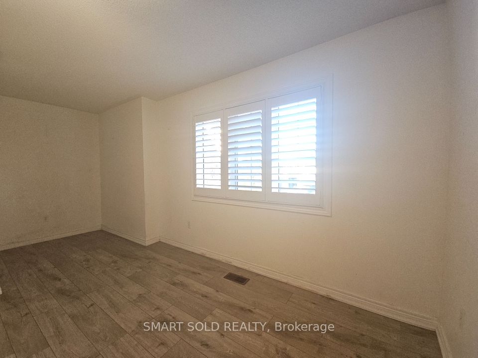 10 Fairhill Avenue # Main + 2nd floor, Brampton, ON L7A 2A9 12
