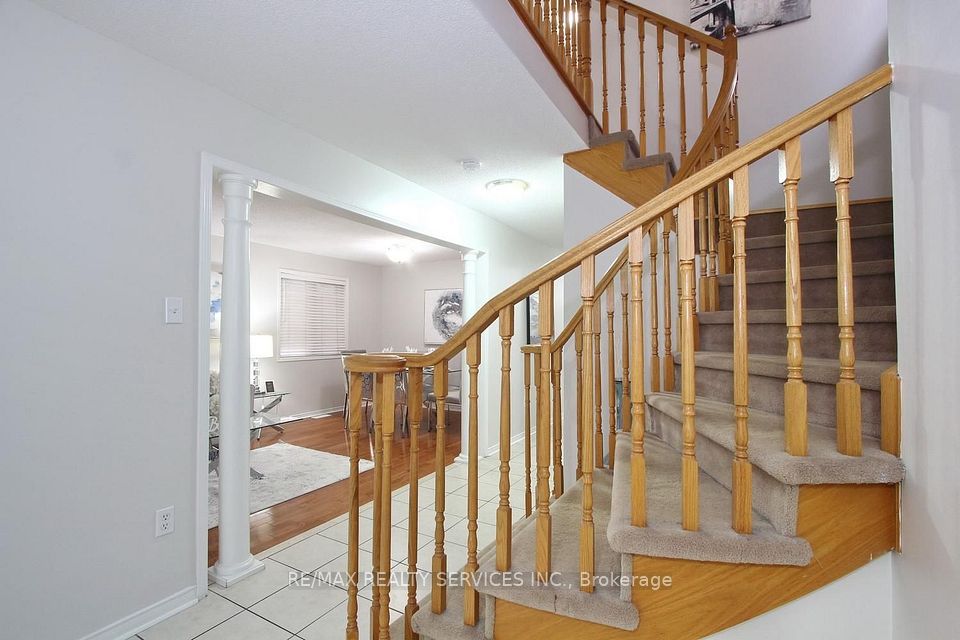 52 Lennon Trail, Brampton, ON L6Y 5P7 9
