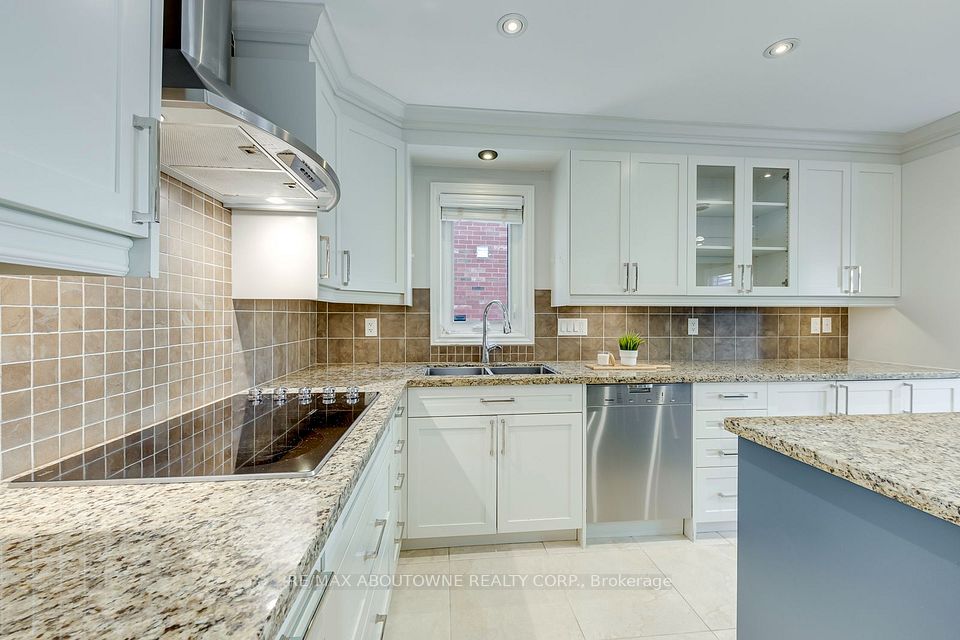 241 Lexington Road, Oakville, ON L6H 6L5 15