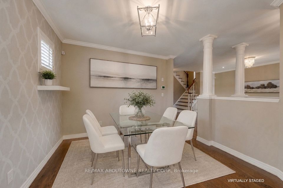241 Lexington Road, Oakville, ON L6H 6L5 9