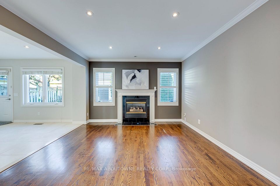 241 Lexington Road, Oakville, ON L6H 6L5 11