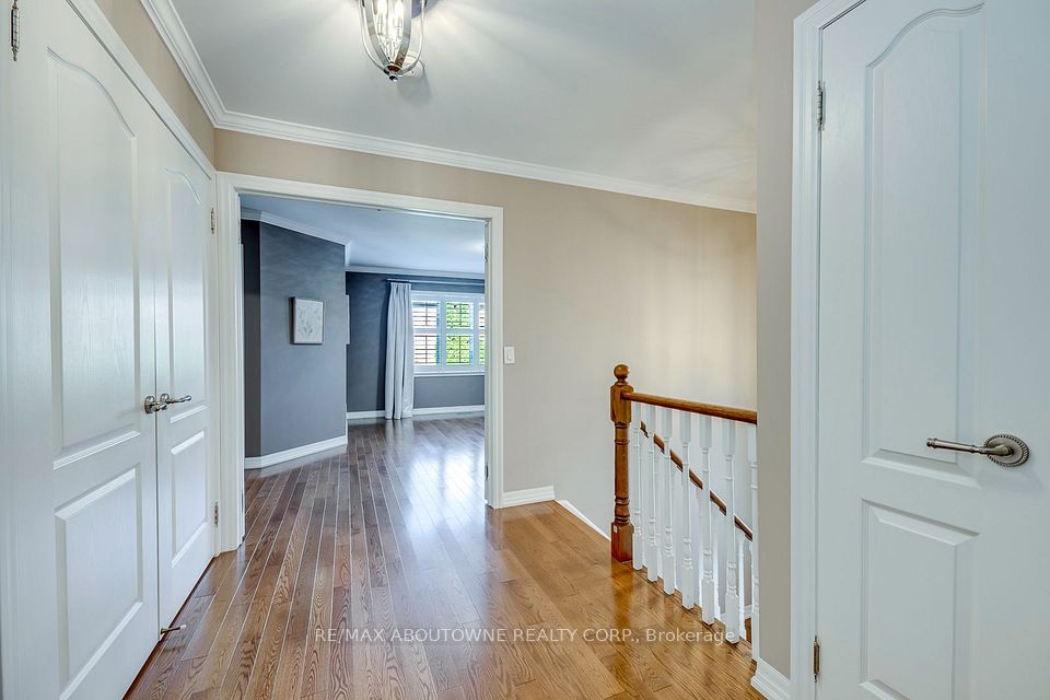 241 Lexington Road, Oakville, ON L6H 6L5 24