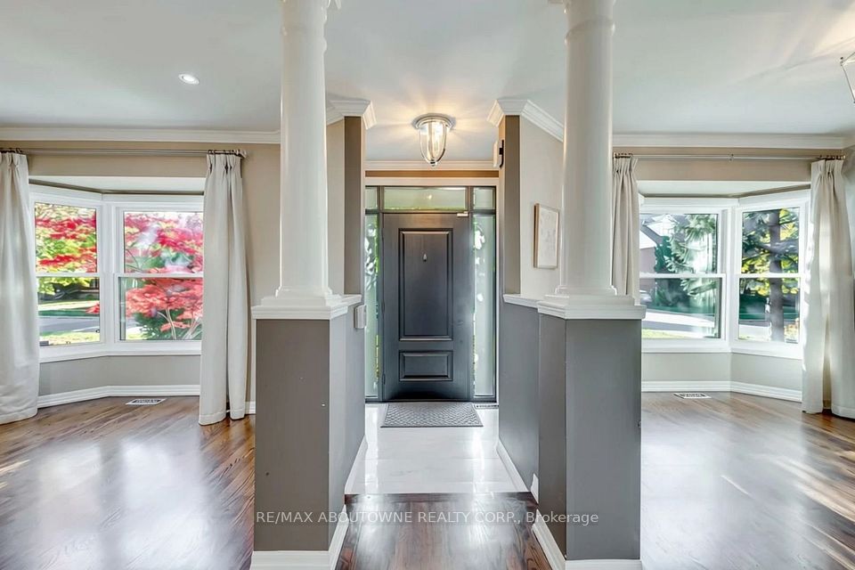 241 Lexington Road, Oakville, ON L6H 6L5 3