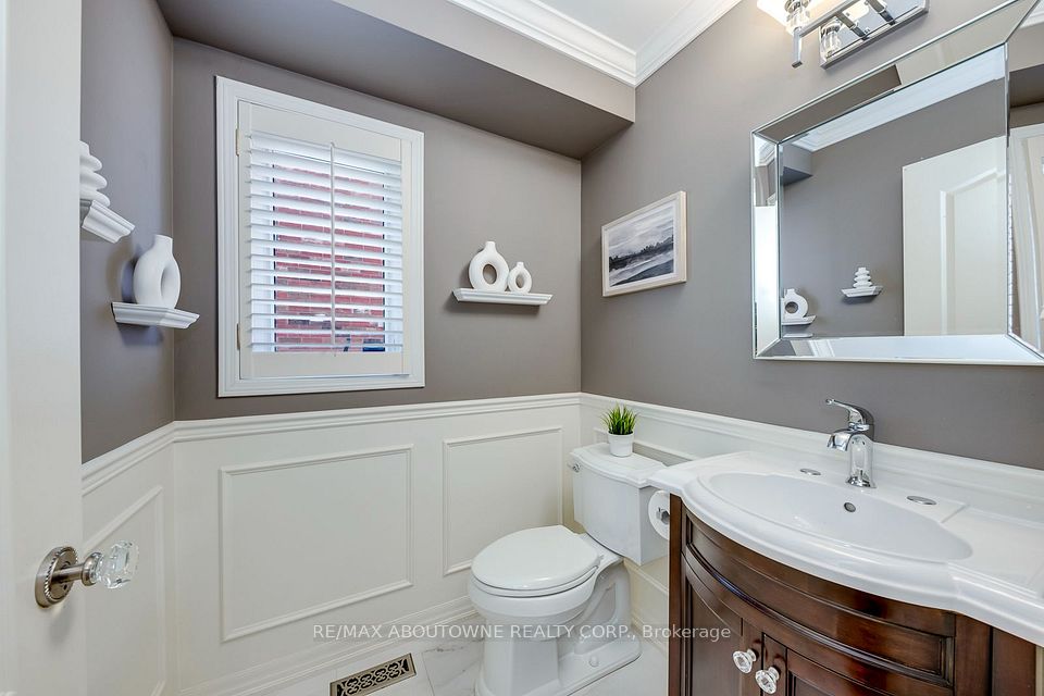 241 Lexington Road, Oakville, ON L6H 6L5 20