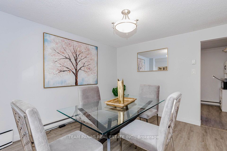 28 Briar Path, Brampton, ON L6T 2A2 17