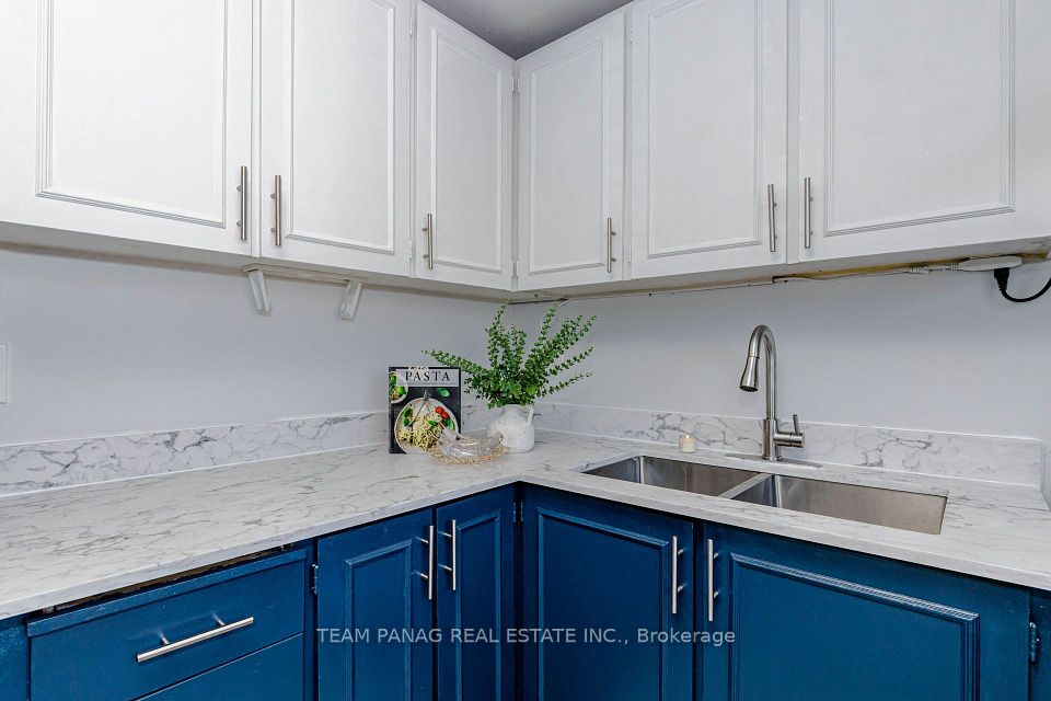 28 Briar Path, Brampton, ON L6T 2A2 24