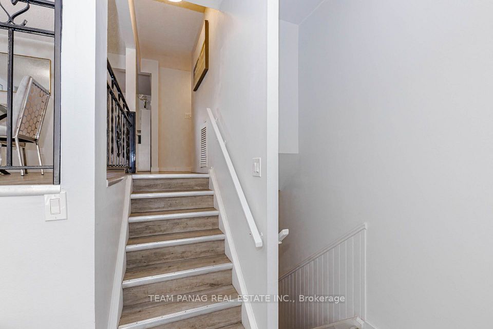 28 Briar Path, Brampton, ON L6T 2A2 14
