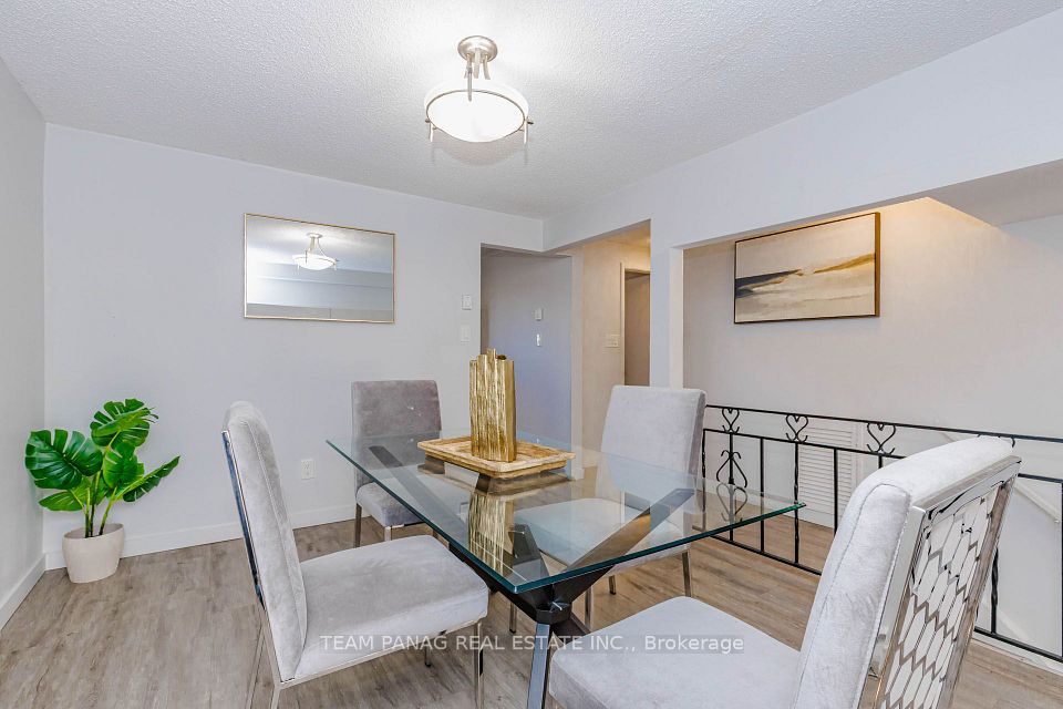 28 Briar Path, Brampton, ON L6T 2A2 18