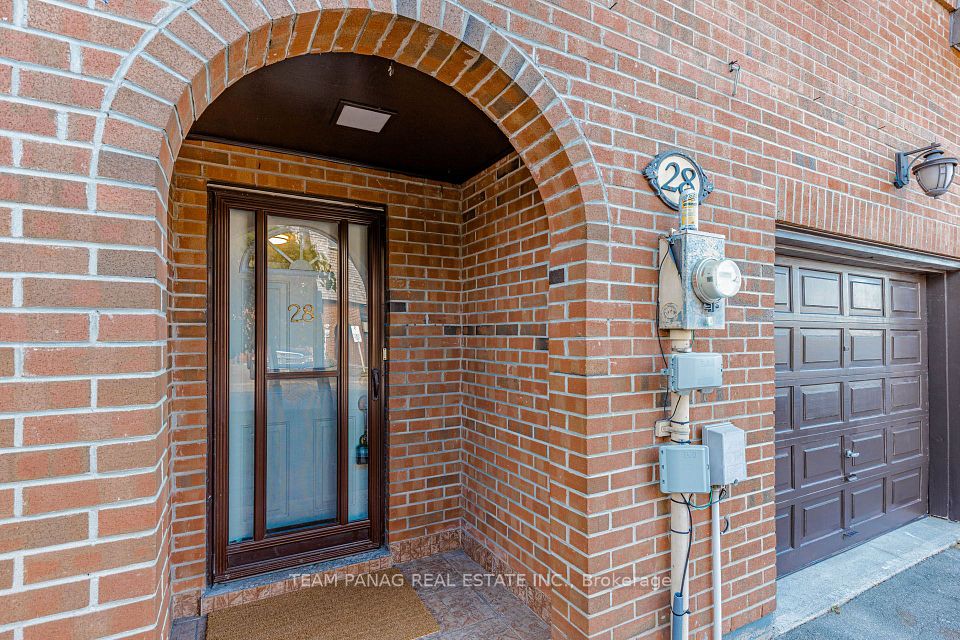 28 Briar Path, Brampton, ON L6T 2A2 3
