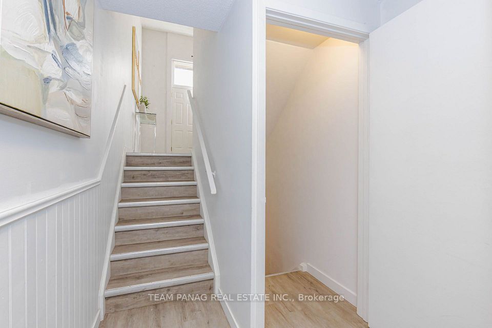 28 Briar Path, Brampton, ON L6T 2A2 5