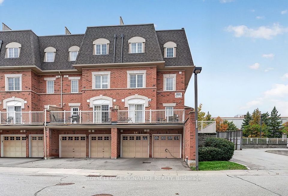 Condo Townhouse at 3055 Elmcreek Road 23, Mississauga, ON L5B 4J9