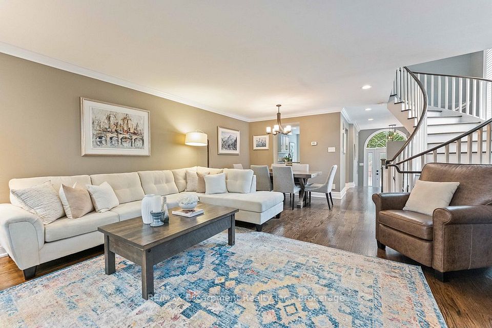 2331 Marine Drive, Oakville, ON L6L 1C2 12