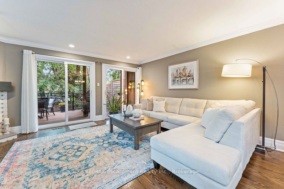 2331 Marine Drive, Oakville, ON L6L 1C2 11