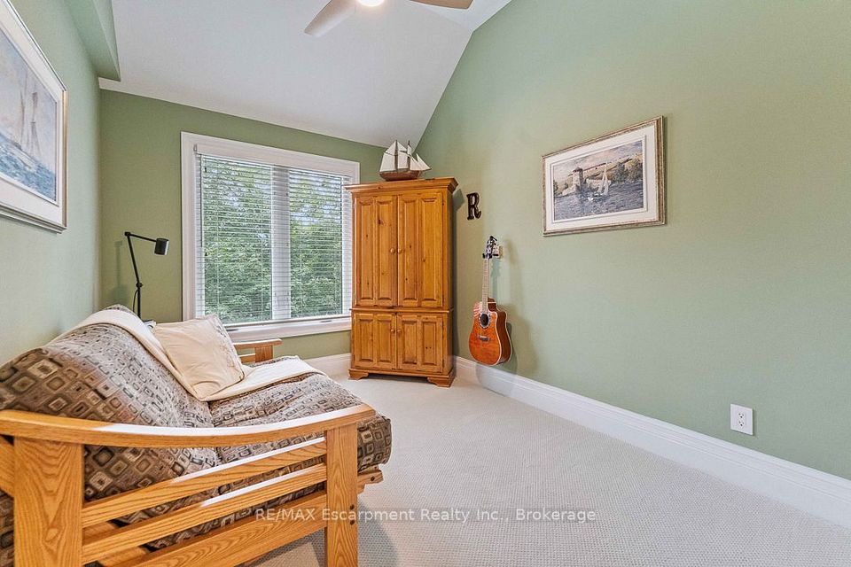 2331 Marine Drive, Oakville, ON L6L 1C2 17