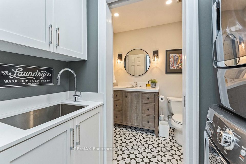 2331 Marine Drive, Oakville, ON L6L 1C2 19