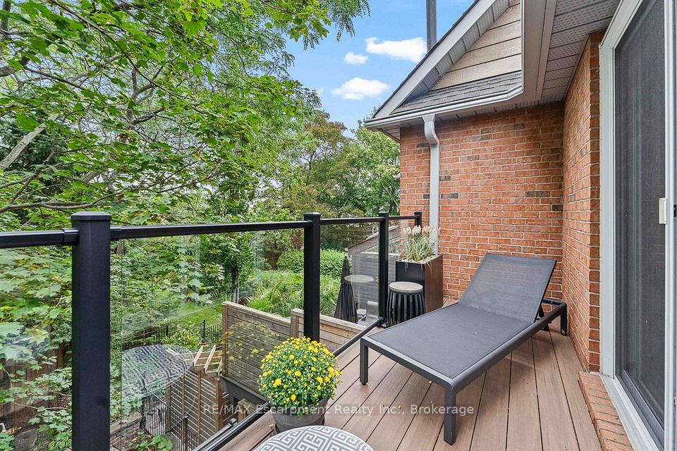 2331 Marine Drive, Oakville, ON L6L 1C2 22