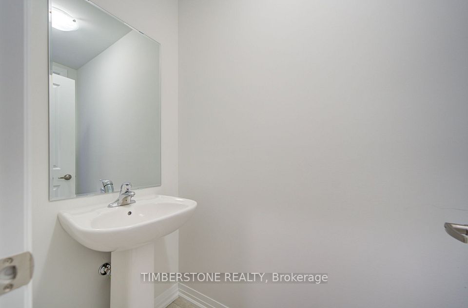 25 Raja Street, Brampton, ON L6P 4R8 5