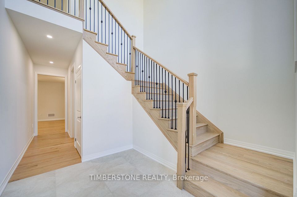 25 Raja Street, Brampton, ON L6P 4R8 3