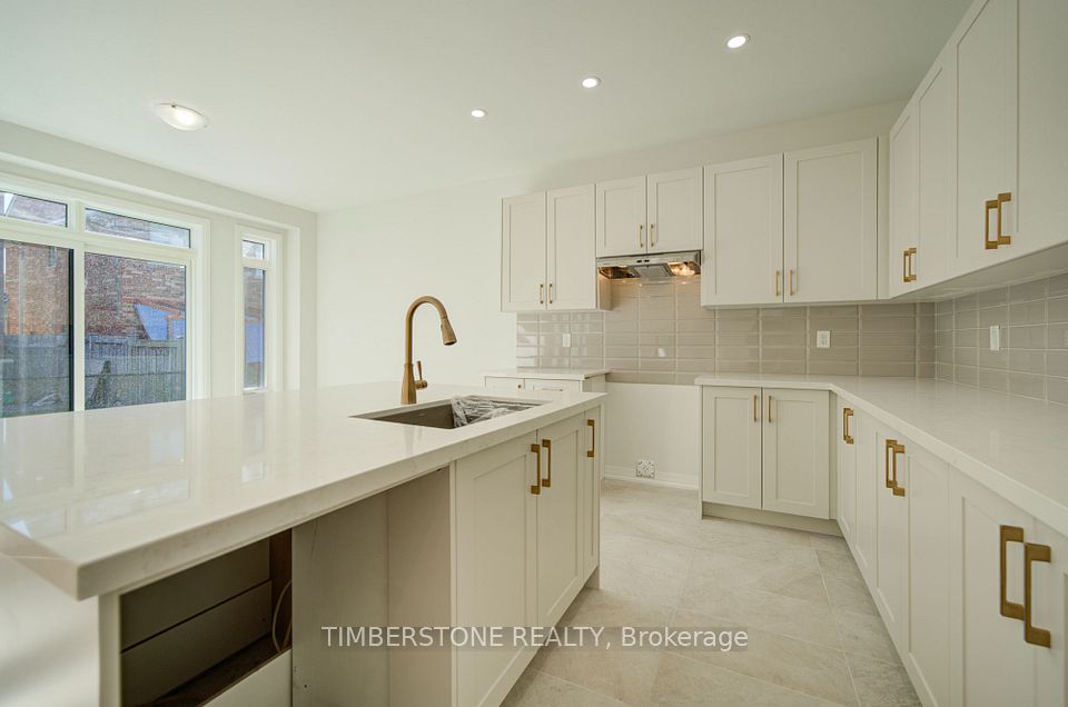 25 Raja Street, Brampton, ON L6P 4R8 18