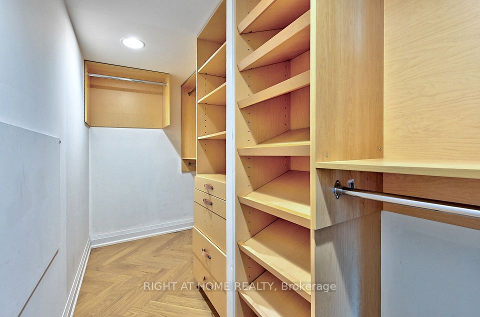 155 Legion Road N 2704, Toronto, ON M8Y 0A7 19