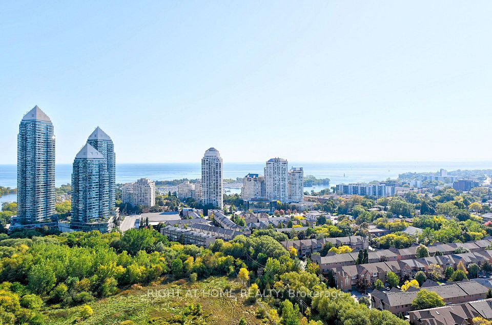 155 Legion Road N 2704, Toronto, ON M8Y 0A7 14