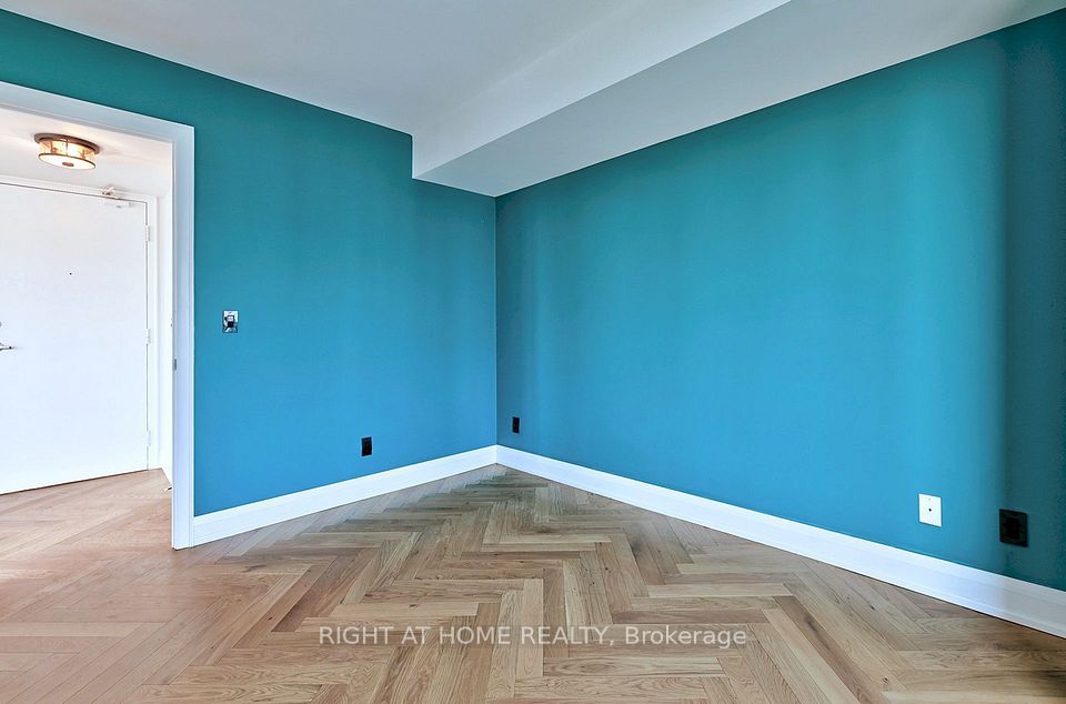 155 Legion Road N 2704, Toronto, ON M8Y 0A7 9