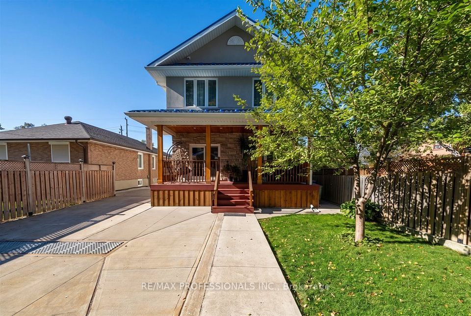 3 Gair Drive, Toronto, ON M8W 4P2 7