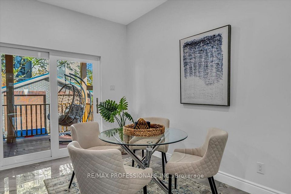 3 Gair Drive, Toronto, ON M8W 4P2 21