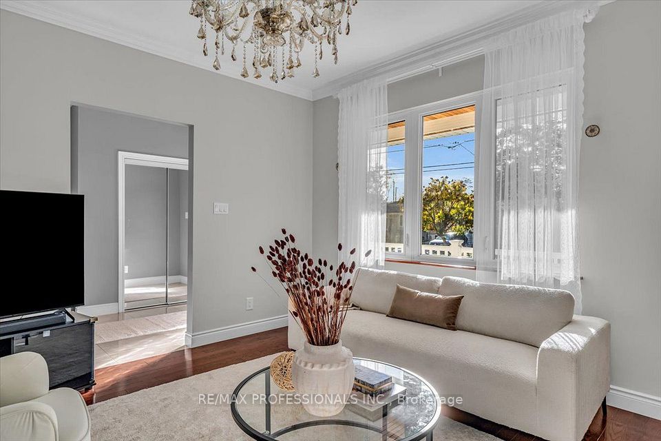 3 Gair Drive, Toronto, ON M8W 4P2 15